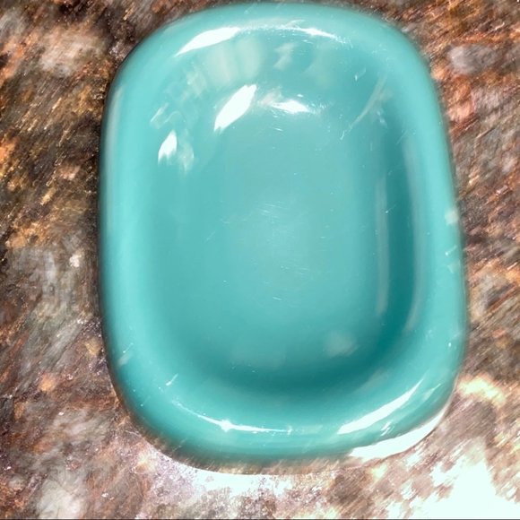 Modern Stylish Ceramic Like Glass Soap Dish - Picture 2 of 2